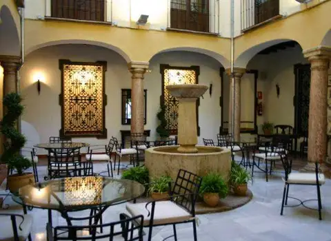 Hotel Coso Viejo