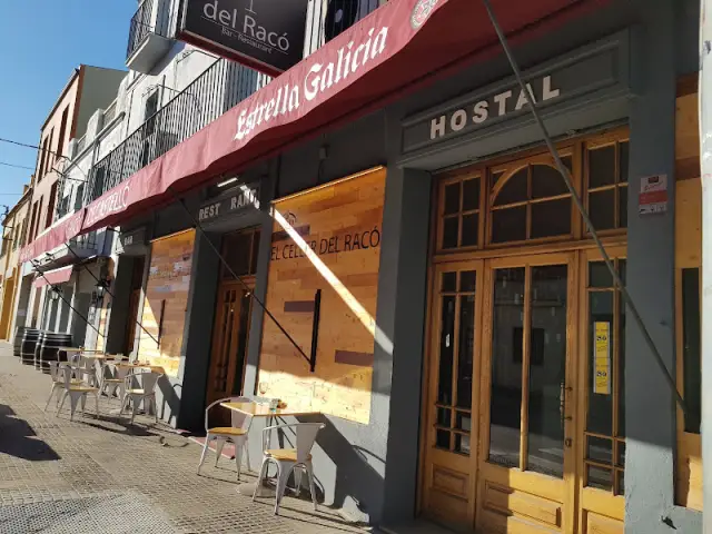 Hostal Empordà i Restaurant La Terrassa