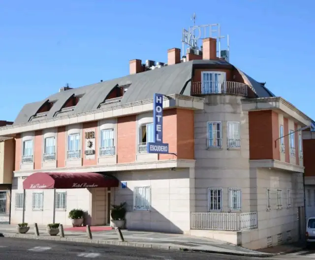 Hotel Escudero