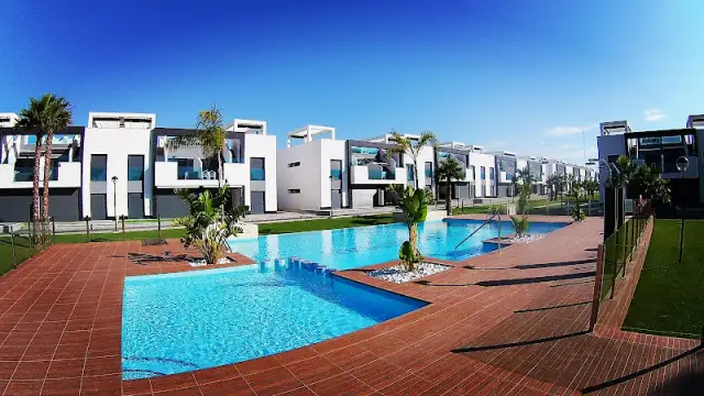 OASIS BEACH XI