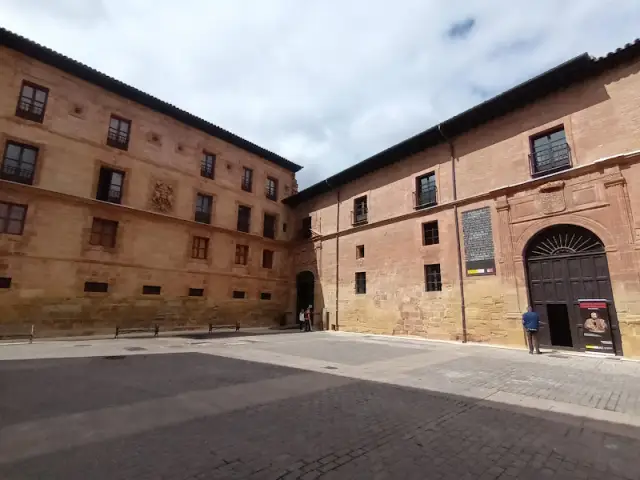 Alojamientos Zabala en Nájera (AT La Piedra)