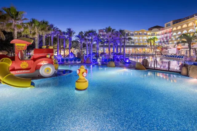 Mediterráneo Bay Hotel and Resort
