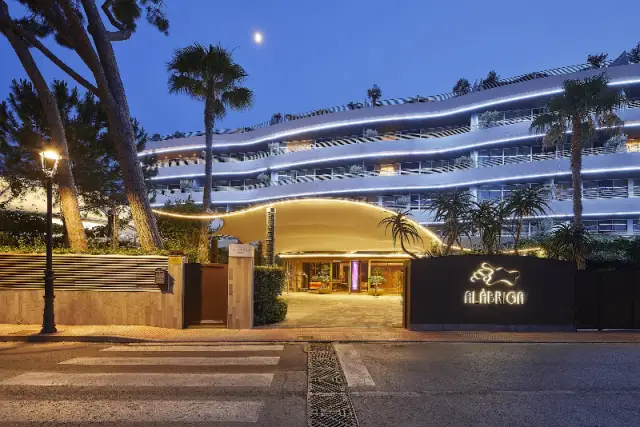 Alàbriga Hotel & Home Suites