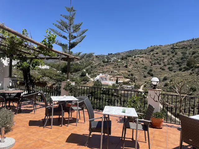 La Casa Hotel and Restaurant