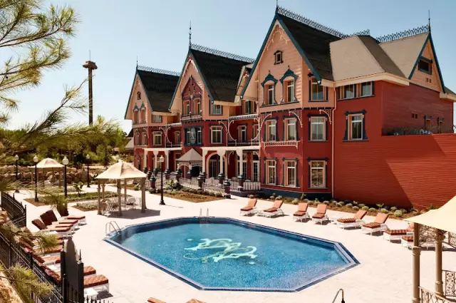 PortAventura Hotel Lucy's Mansion