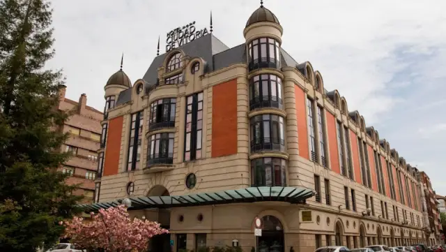 Silken Ciudad de Vitoria hotela